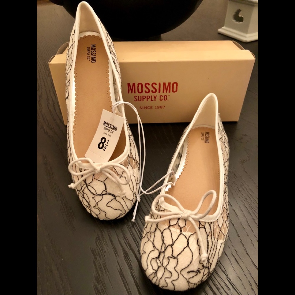***SOLD*** Mossimo Tilda Lace Ballet Flats
